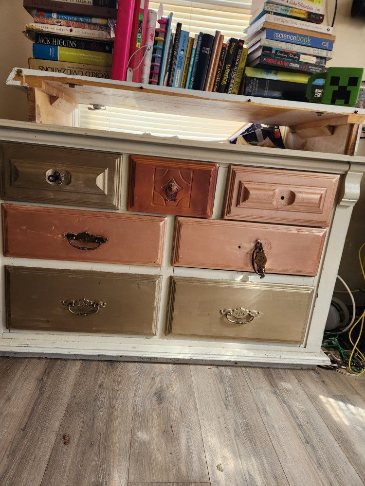 Dresser