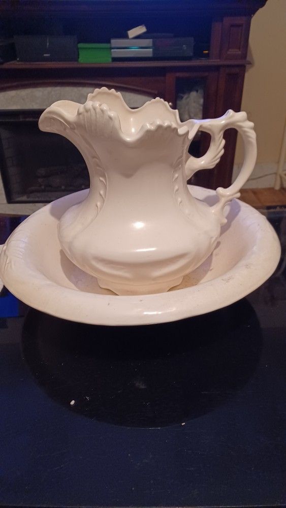 Antique Wash Bowling Water Picture
