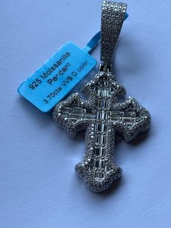 925 Moissanite Pendant 3.70ctw VVS D coor