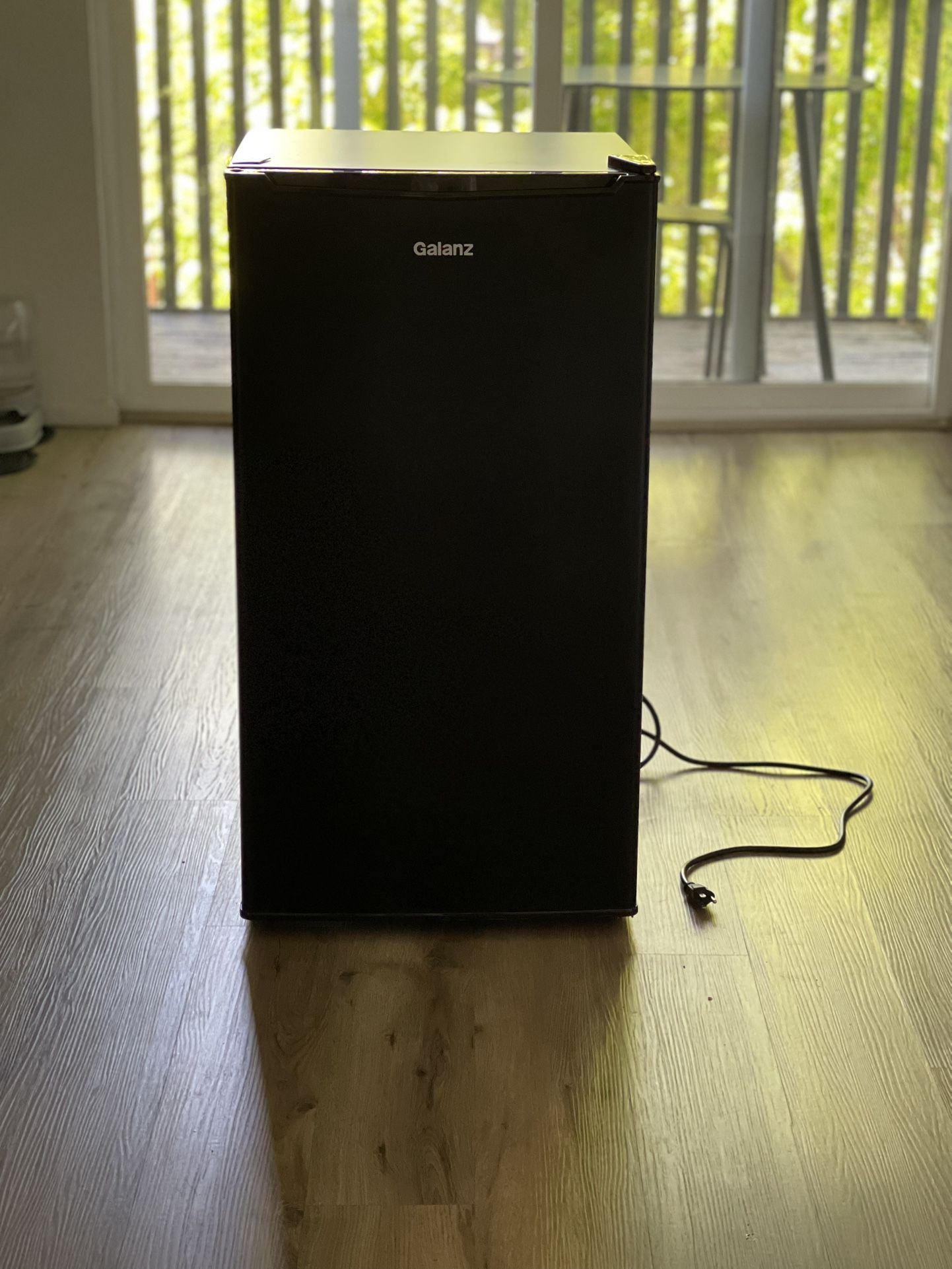Mini Fridge W/ Freezer