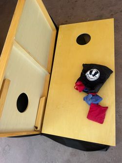 Cornhole game