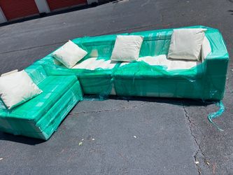 White sectional sofa 118”x98”