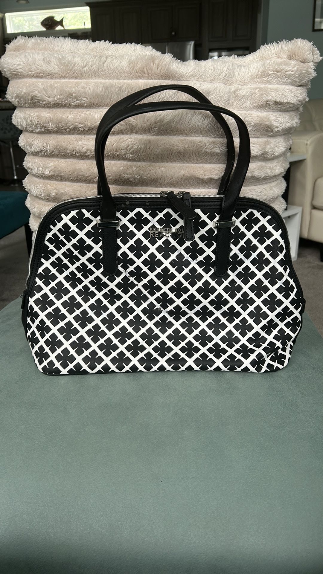 Women’s Kenneth Cole Reaction, Black And White Handbag