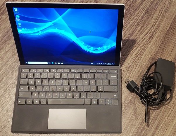 LAPTOP TABLET MICROSOFT SURFACE PRO i5 6th GEN 256GB HD WIN 10 PRO TOUCHSCREEN WORKS GREAT