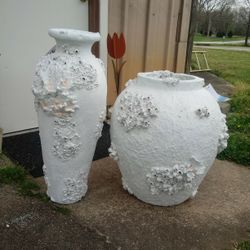 Brand new designers coral Clay Gardening Pots Or 🏡 decor Set 189 Or100 Each Very Detailed Masterpieces