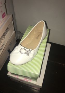 White flats size 2
