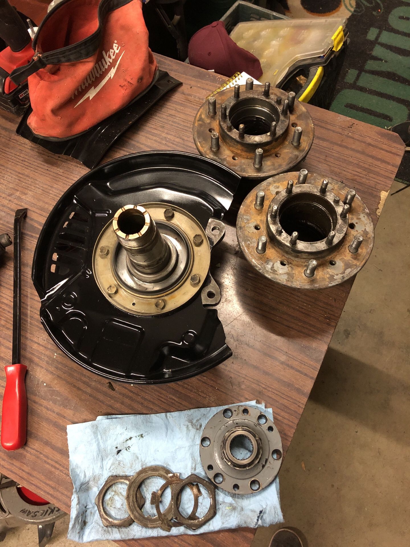 1990-95 Toyota 4Runner IFS hubs and spindle