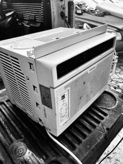 Air conditioning for window BTU 6000 The air works perfectly, it has a very cold air 🥶