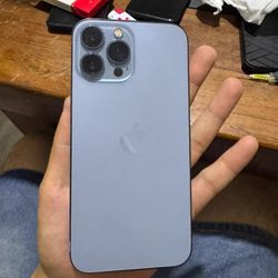 Apple iPhone 13 Pro Max, 128GB, blue - Unlocked (Renewed)