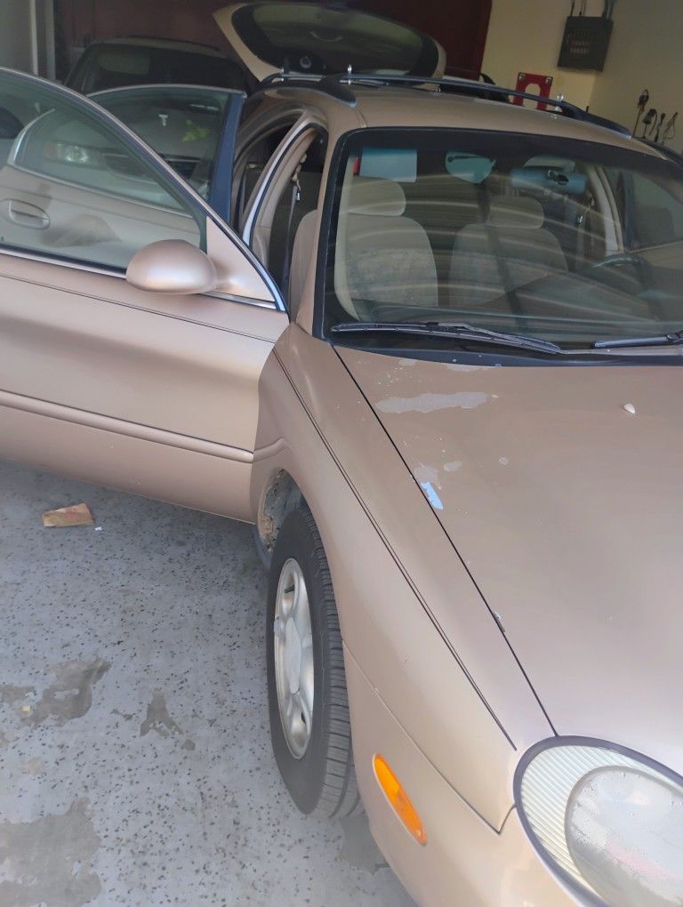 1996 Ford Taurus