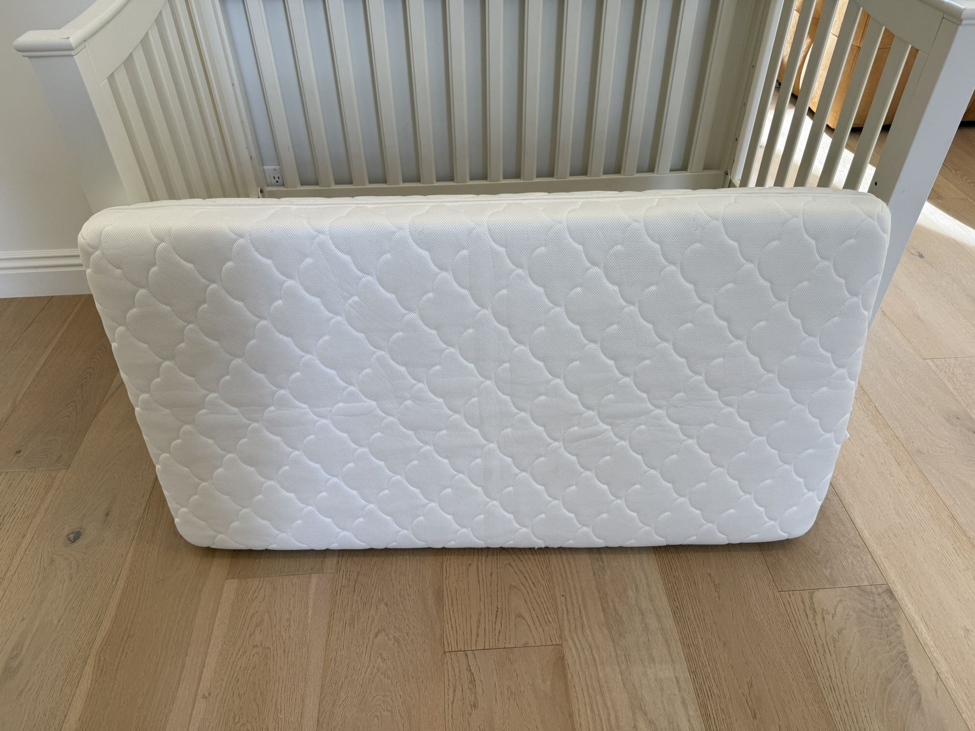 Used White Breathable Newton Mattress & Cover