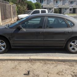 2003 Ford Taurus