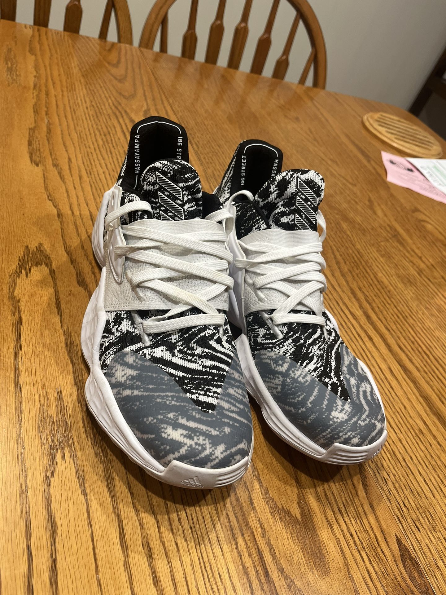 Adidas Harden Vol. 4 “cookies and cream”