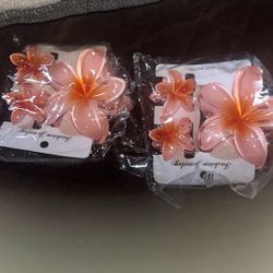 2 Sets Of Flower Hair Clips 