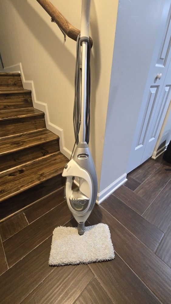 Shark Lift Away Pro Steam Pocket Mop And Accessories