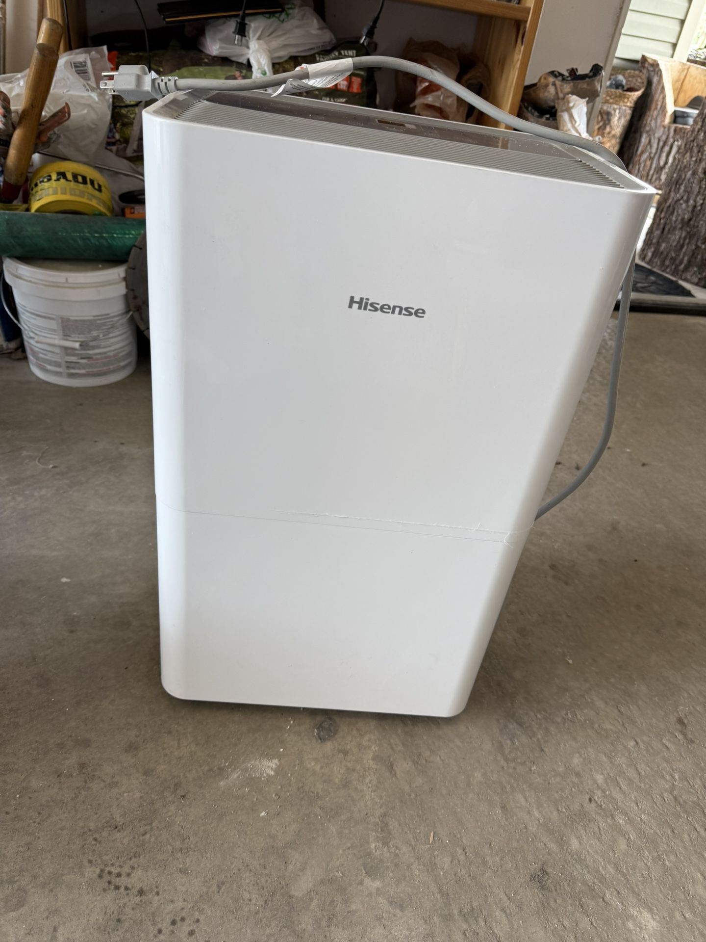 Hisense 1.9-Gallon 50 -Pint 2 -Speed Dehumidifier ENERGY STAR Certified