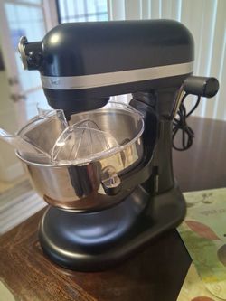KitchenAid 5.5qt Bowl Mixer "Like New"