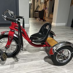 Classic Schwinn Roadster 12-Inch Tricycle 