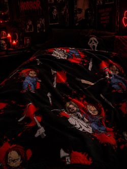 Chucky XL throw blanket