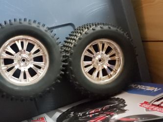 T max /Revo tires