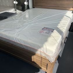 Queen Size Memory Foam Mattress ( Financing Available)