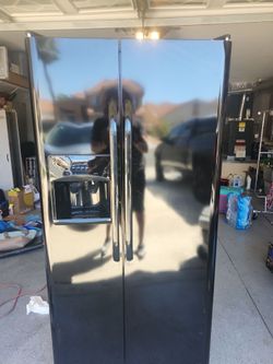 27 cuft Black Frigidaire