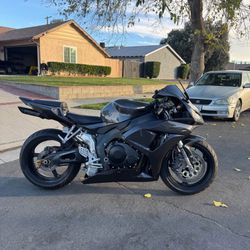07 Cbr 1000 14k Miles 