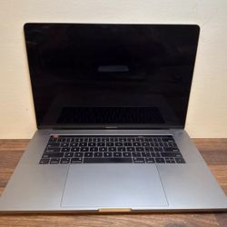 Apple MacBook Pro 15 in 2017  Space Gray/Intel Core i7 Model A1707