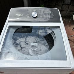 Whirlpool top load washer -white