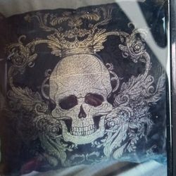 Skull Pillow Good Condition $7.00