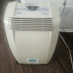 Pinguini DeLonghi Eco Portable Air Conditioner