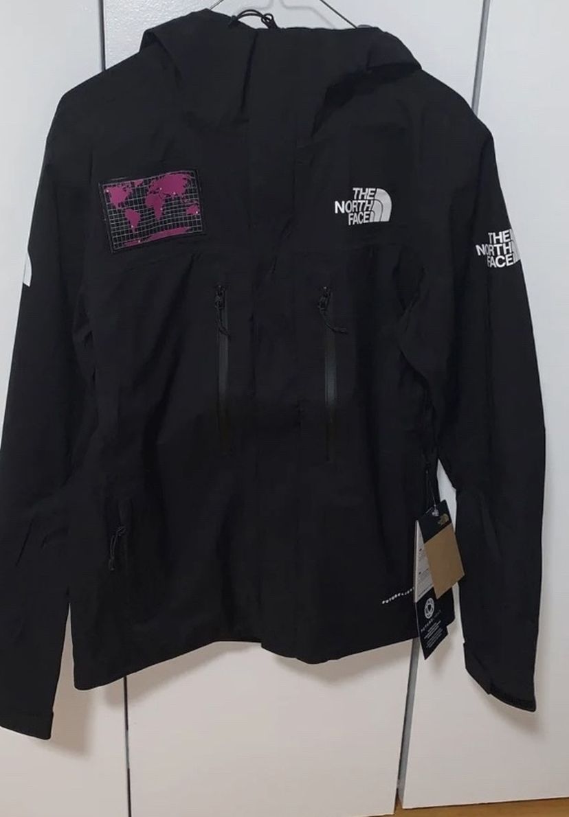 The North Face 7SE Windbreaker