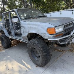 Toyota Landcruiser 93 Fully Lifted Y Link Suspension Triple Locked With Front ARB Air Locker , Locker Box In The Rear