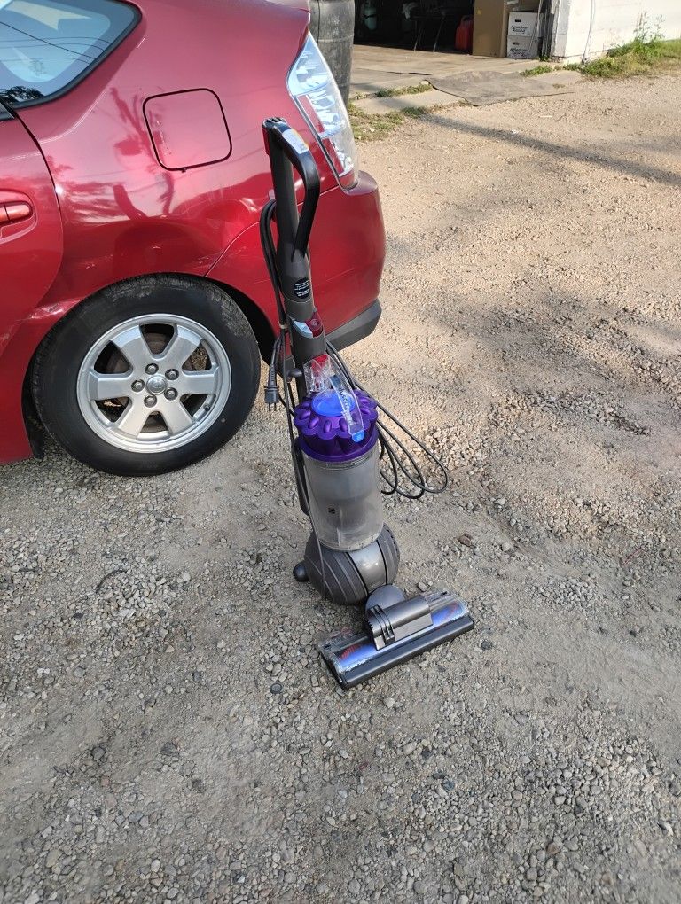 Dyson Ball Vacuum Cleaner 