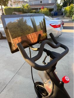 Peloton Original Bike - Gen 2 Touchscreen - Excellent Condition