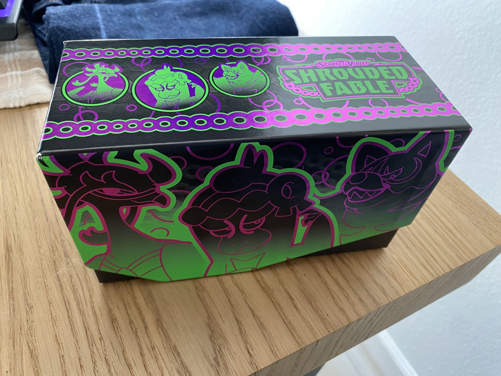 Pokémon Scarlet And Violet Shrouded Fable Trainer Box