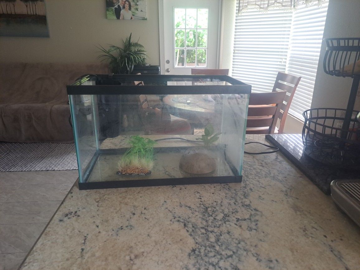 Fish Aquarium With Water Filter And Deceratuon