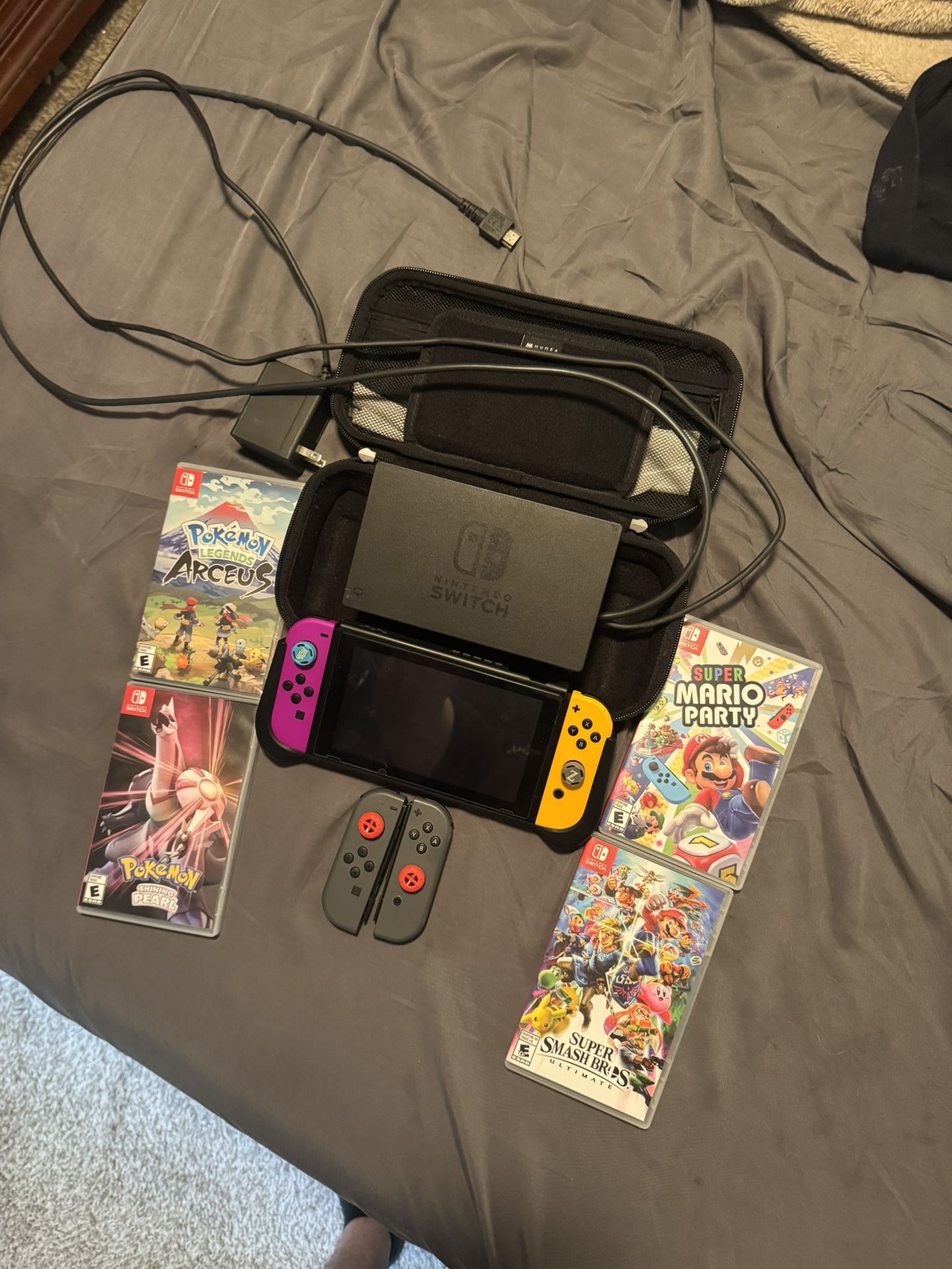 Nintendo Switch w/Pro Controller & Accessories