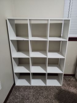 Cube bookshelf