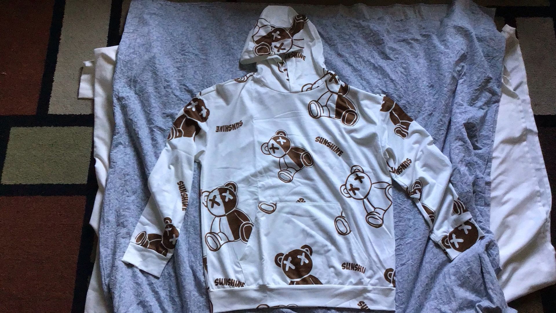 Men’s White Graphic Sweatshirt