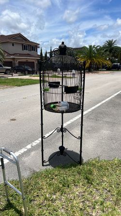Iron Tall bird/parrot cage