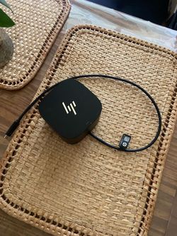 LOW PRICE MOVING- HP $250 RETAIL DOCKING STATION