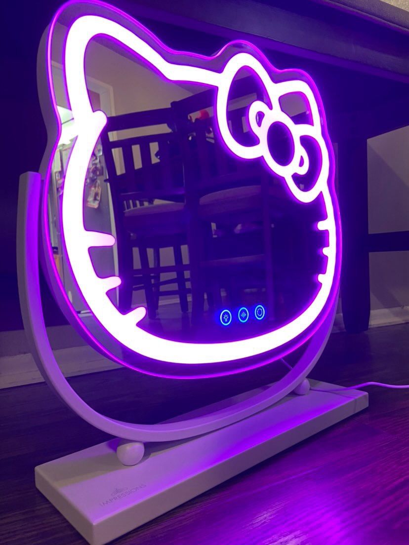 Hello Kitty Mirror