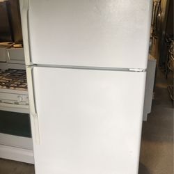 GE Refrigerator Top Freezer White 