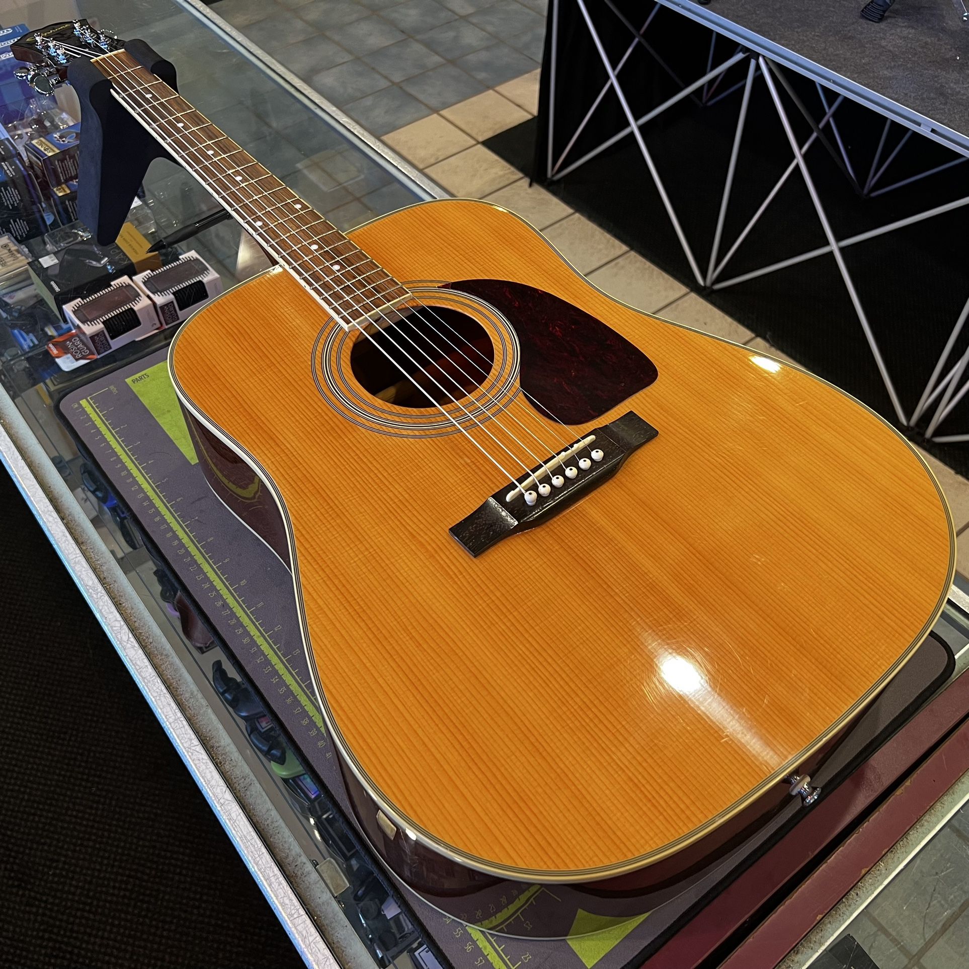 Epiphone DR-200 Dreadnaught Acoustic Guitar