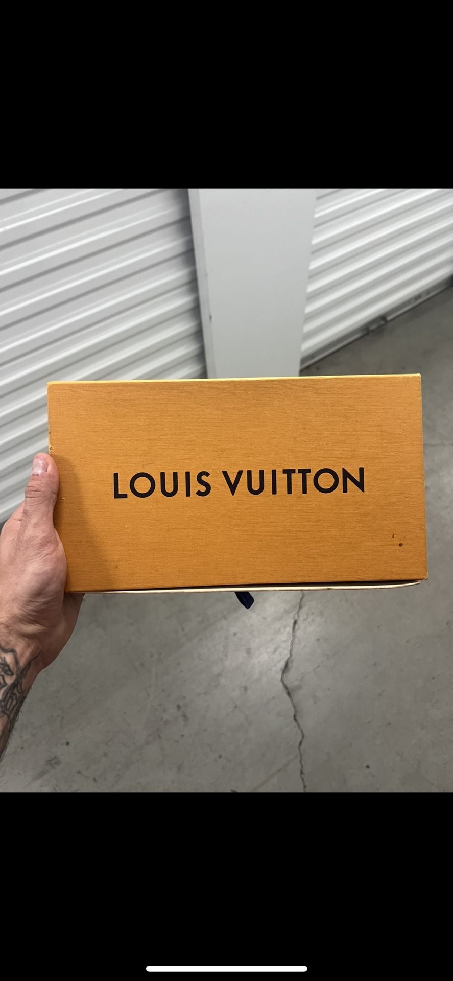 Louis Vuitton Gustave MM notebook