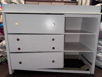 Changing table/dresser