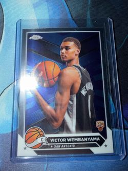 Victor Wenbanyama rookie card topps chrome