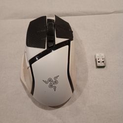Razer Basilisk V3 Pro - White