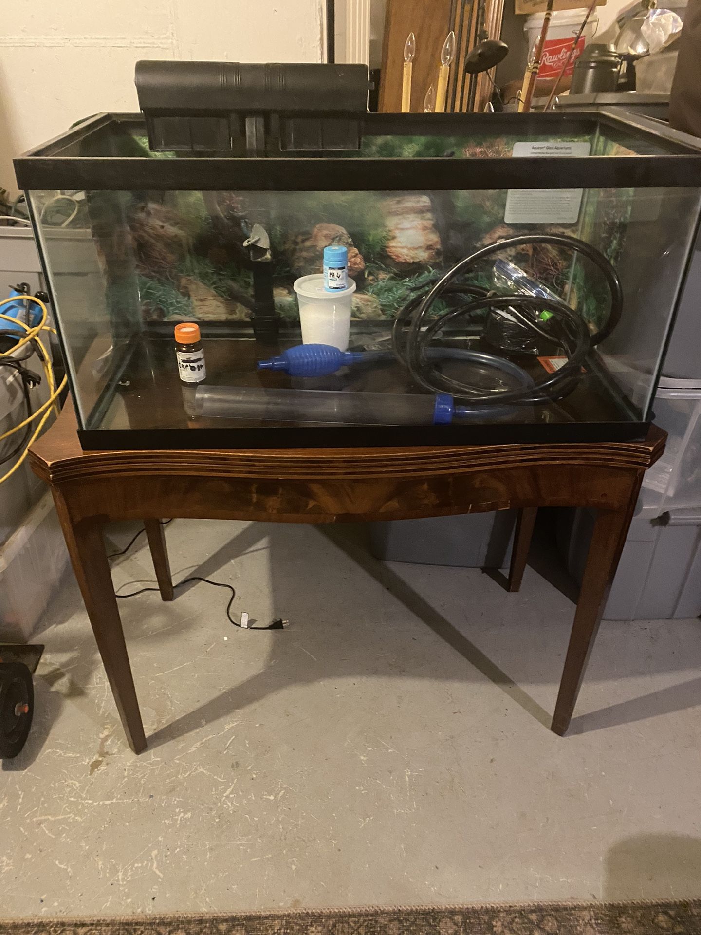 40 Gallon Breeder Tank (And Stand)